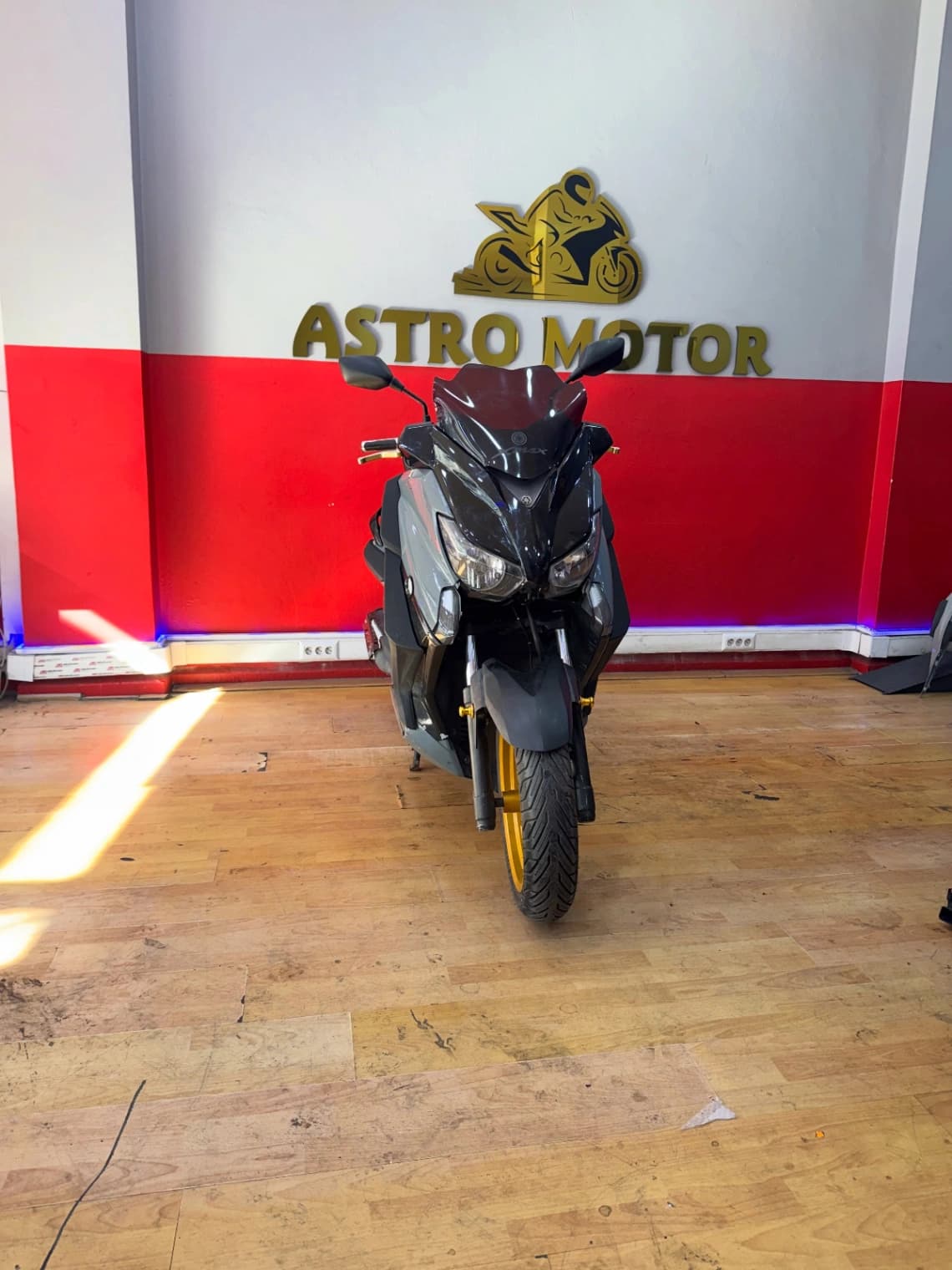 YAMAHA X-MAX 250 (2015) — 6. fotoğraf
